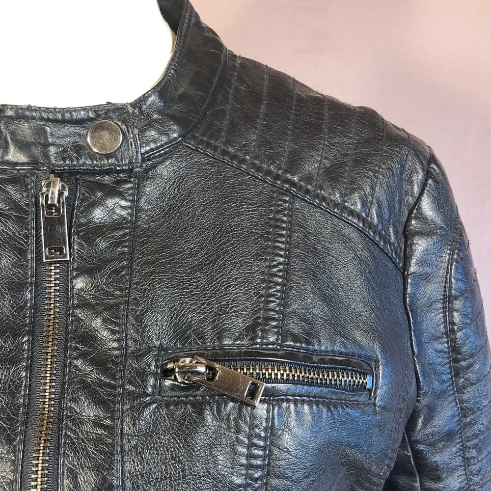 Black Vegan Leather Moto Jacket - Women's Stylish Zip Front Size Medium - Picture 5 of 17